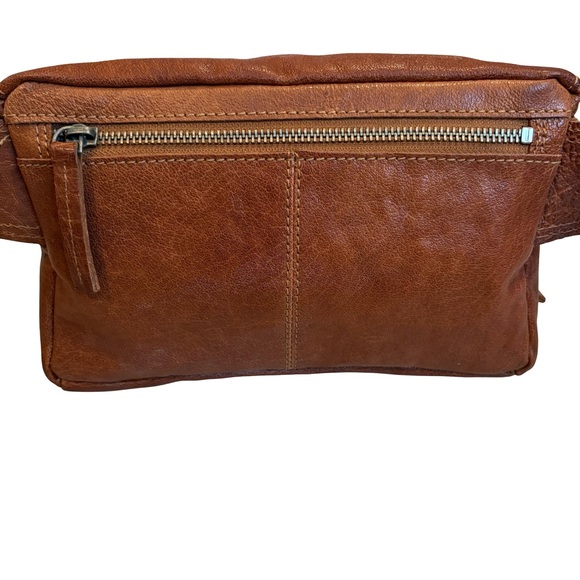 SPIKES & SPARROW Leather Belt Bag With Front Zip Pocket Camel Brown - Picture 5 of 13